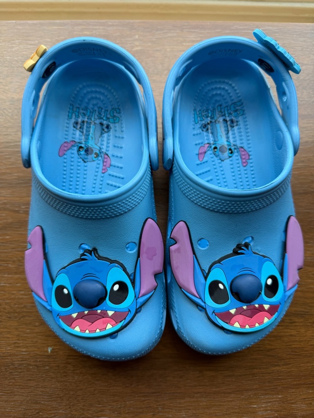 Kids crocs stitch